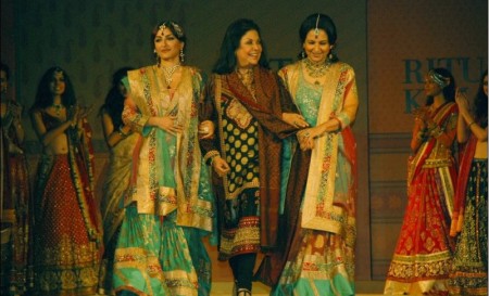 Shabana Azmi showing her regal side to the world in this splendid Ritu Kumar